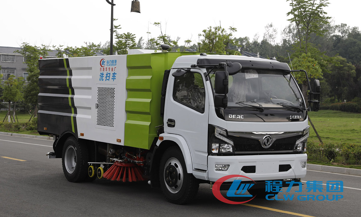 國六東風小多利卡洗掃車（2.5方塵3方水）